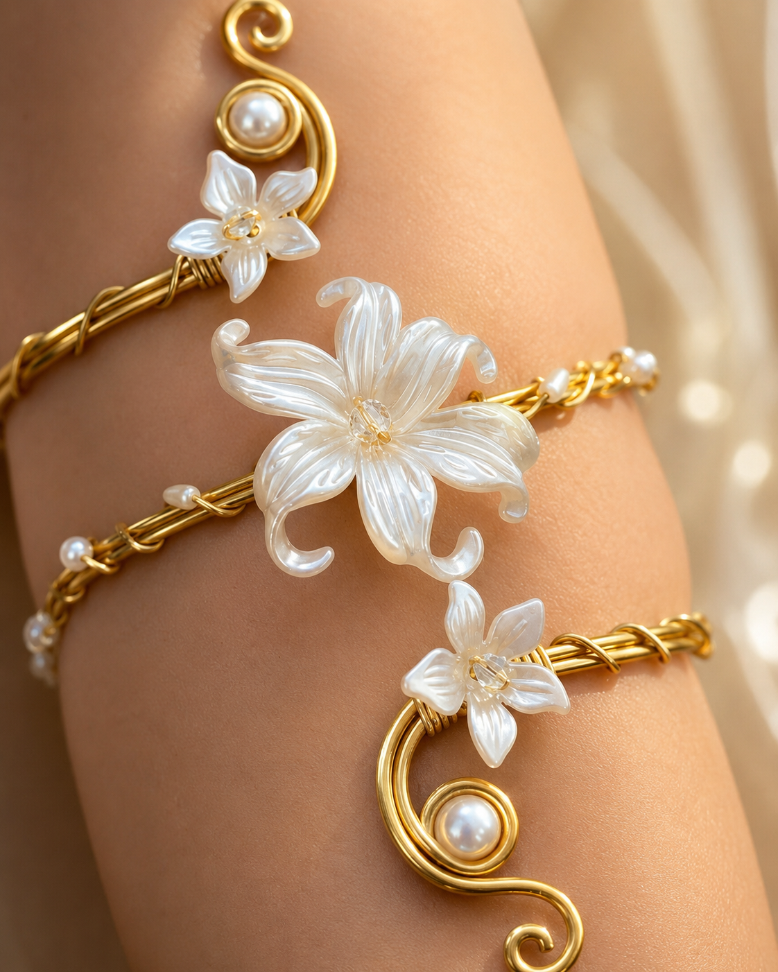 BRAZALETE NINFA™ · Brazalete de Brazo Flores de Perla · Accesorio Mujer Exclusivo