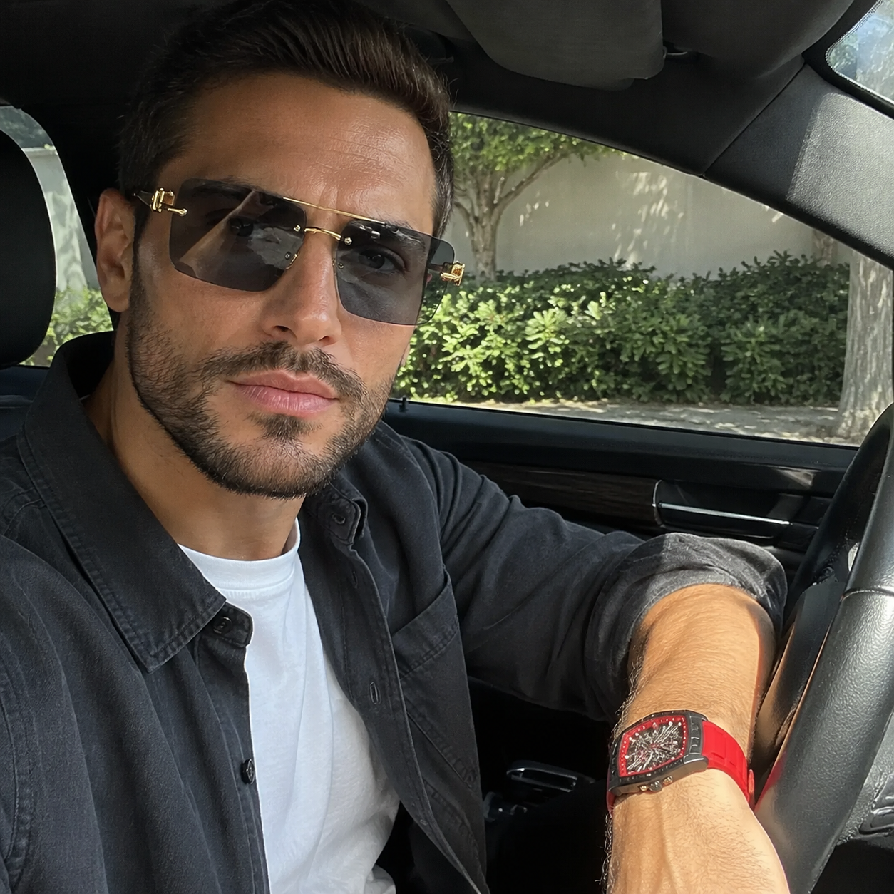 SET VENDETTA™ · Reloj Skeleton Rojo + Gafas de Tigre Doradas · Set Hombre