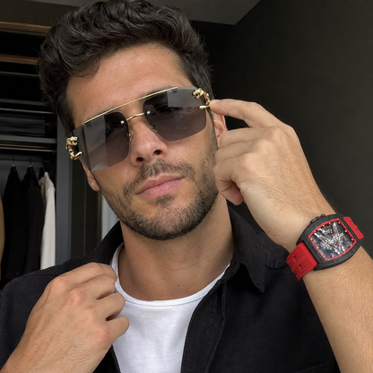 SET VENDETTA™ · Reloj Skeleton Rojo + Gafas de Tigre Doradas · Set Hombre