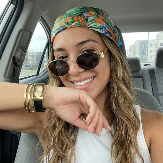 SET VELVET DYNASTY™ · Reloj Gold Rectangular + Gafas Ovaladas Gold · Mujer