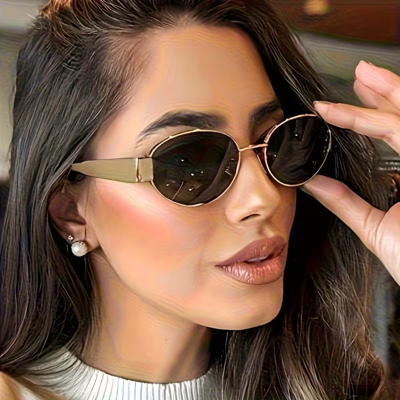 SET VELVET DYNASTY™ · Reloj Gold Rectangular + Gafas Ovaladas Gold · Mujer