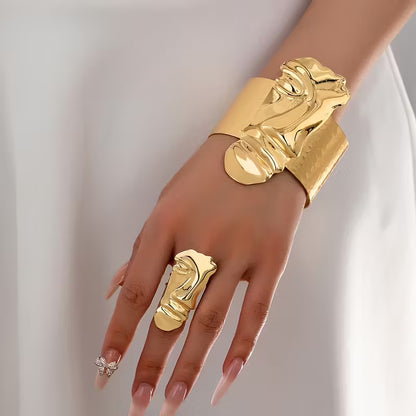 OFERTA ESPECIAL! SET DORADA™ — Aretes + Brazalete + Anillo | Arte Escultórico | Baño Oro 18k